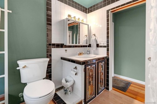 435 Davis Rd, Ladysmith, BC 