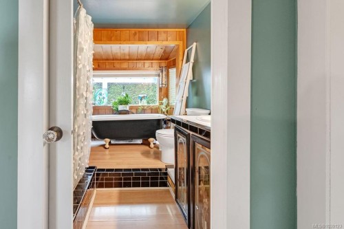 435 Davis Rd, Ladysmith, BC 