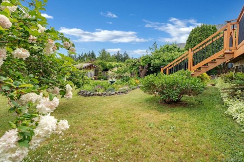 435 Davis Rd, Ladysmith, BC 