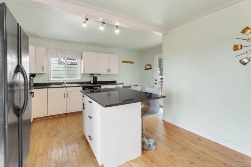 435 Davis Rd, Ladysmith, BC 