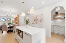 2098 Kingbird Dr Langford, BC V9B 0E7