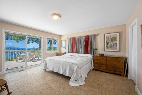 200 Crome Point Rd, Bowser, BC 