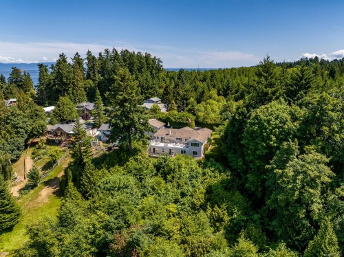 200 Crome Point Rd, Bowser, BC 
