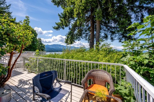 200 Crome Point Rd, Bowser, BC 