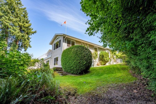 200 Crome Point Rd, Bowser, BC 