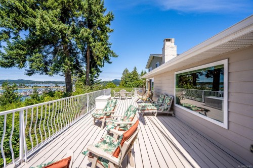 200 Crome Point Rd, Bowser, BC 