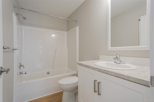#204-5700 Pierce Rd, Port Alberni, BC 