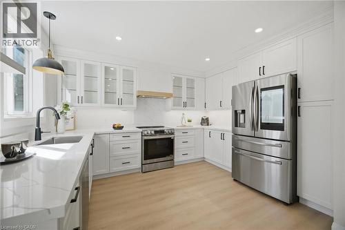 11 WESSENGER Drive  Barrie, ON L4N 8R8