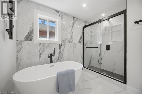 11 Wessenger Drive, Barrie, ON - Indoor Photo Showing Bathroom