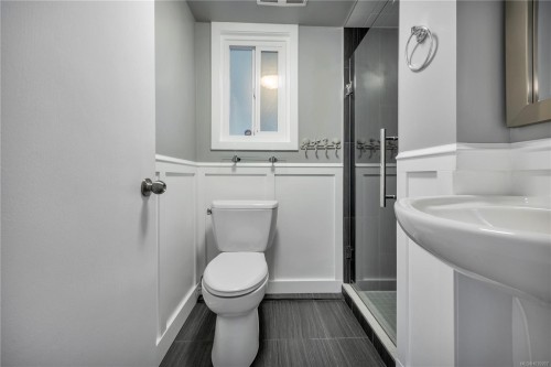 3236 Cedar Hill Rd, Saanich, BC 