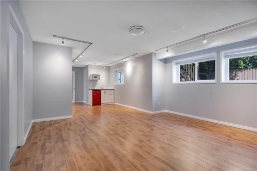 3236 Cedar Hill Rd, Saanich, BC 