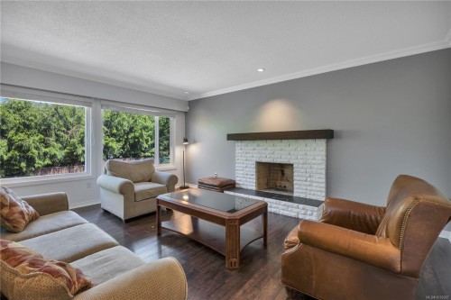 3236 Cedar Hill Rd, Saanich, BC 
