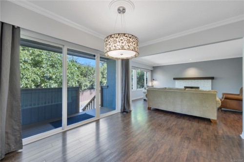 3236 Cedar Hill Rd, Saanich, BC 