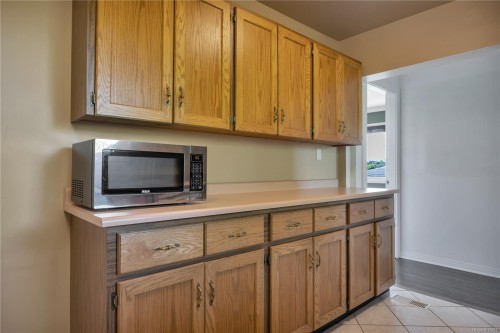 3236 Cedar Hill Rd, Saanich, BC 
