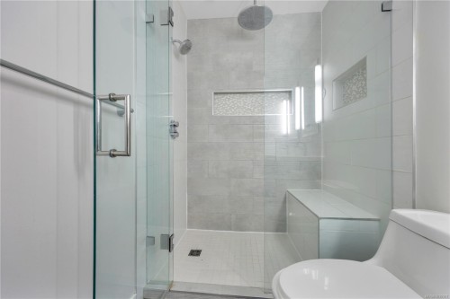 3236 Cedar Hill Rd, Saanich, BC 