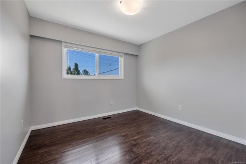 3236 Cedar Hill Rd, Saanich, BC 