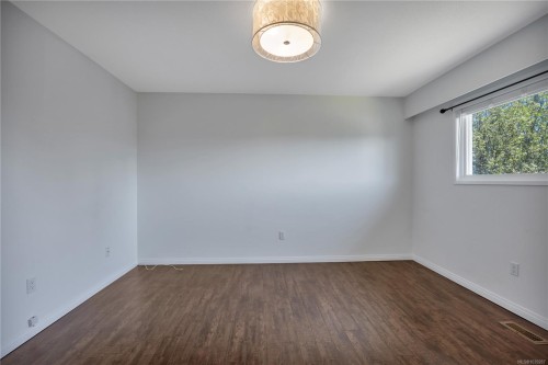 3236 Cedar Hill Rd, Saanich, BC 