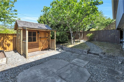 3236 Cedar Hill Rd, Saanich, BC 