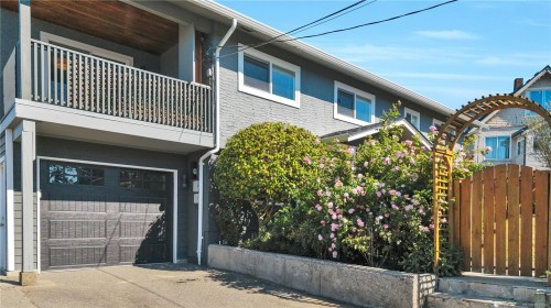 3236 Cedar Hill Rd, Saanich, BC 