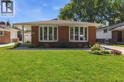 367 Genevieve Windsor, ON N8S 3V7