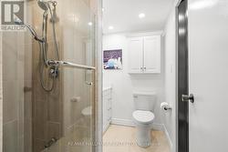 Main Bathroom - 