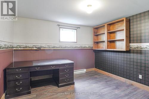 11 Harris Street, Muskoka Lakes (Medora), ON 