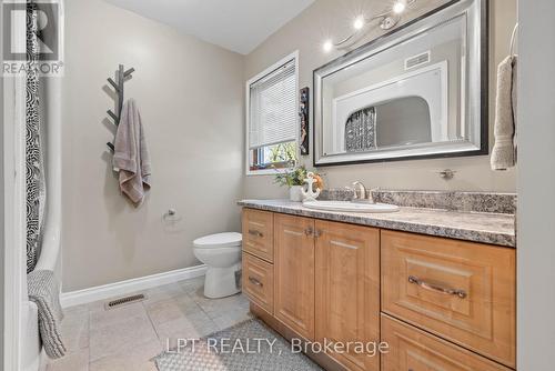 Full Bathroom - 293 Hedge Road, Georgina, ON 
