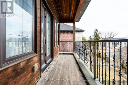 2 Poplar Drive, Richmond Hill, ON 