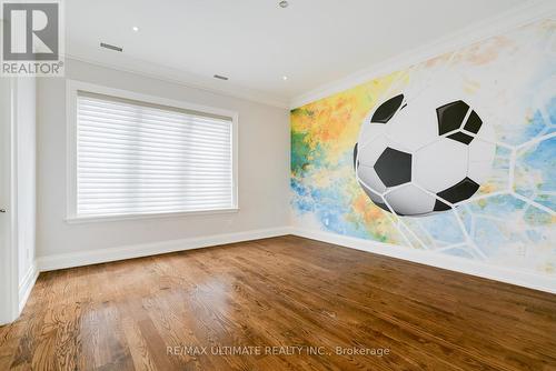 2 Poplar Drive, Richmond Hill, ON 