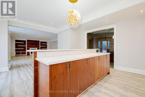 2 Poplar Drive, Richmond Hill, ON 