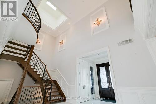 2 Poplar Drive, Richmond Hill, ON 