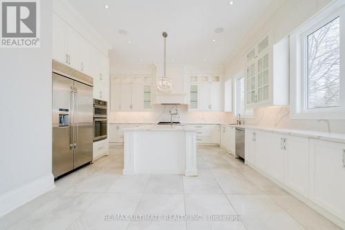 2 Poplar Drive, Richmond Hill, ON 