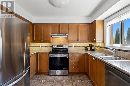 258 South Leaksdale Circle, London South (South U), ON 