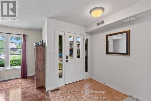 258 South Leaksdale Circle, London South (South U), ON 