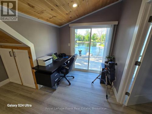 71 Falls Bay Road, Kawartha Lakes (Bobcaygeon), ON 