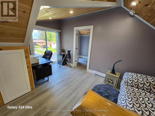 71 Falls Bay Road, Kawartha Lakes (Bobcaygeon), ON 