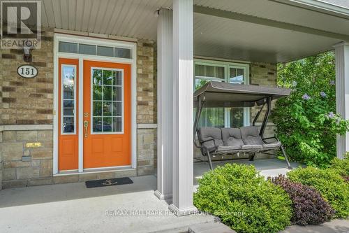 Large welcoming verandah - 151 Charlie'S Lane, Ottawa, ON 