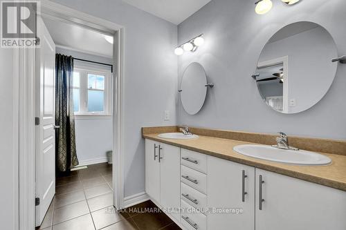 5pce en-suite perfect for in-laws or guests. - 151 Charlie'S Lane, Ottawa, ON 