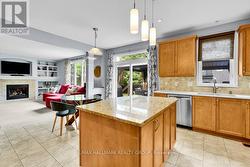 Large island to gather with friends & family. - 