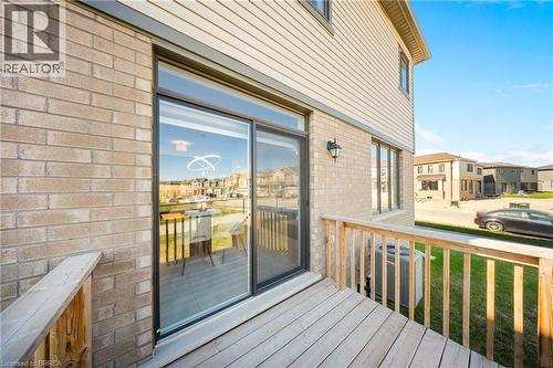 Balcony with a residential view - 1 Bee Crescent, Brantford, ON 
