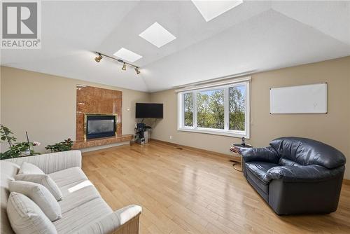 402 Maki Avenue, Sudbury, ON 
