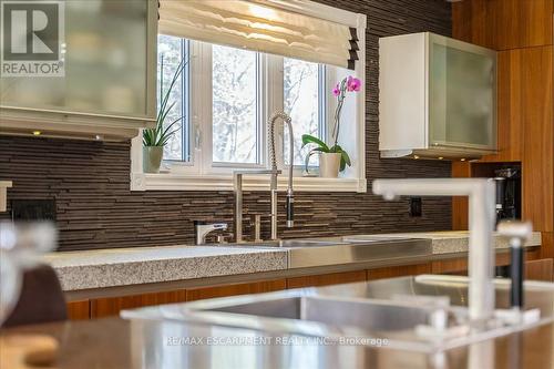 2203 Winding Woods Drive, Oakville, ON 