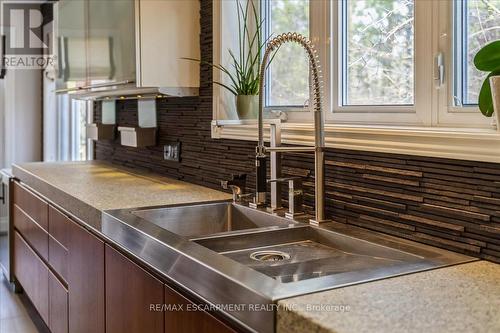 2203 Winding Woods Drive, Oakville, ON 