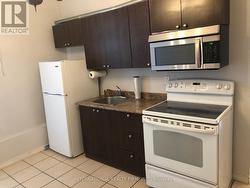 2 - 201 DUNDAS STREET E Toronto, ON M5A 1Z4
