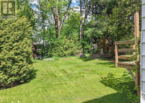 Fully fenced yard - 3427 Coronation Avenue, Severn (West Shore), ON 