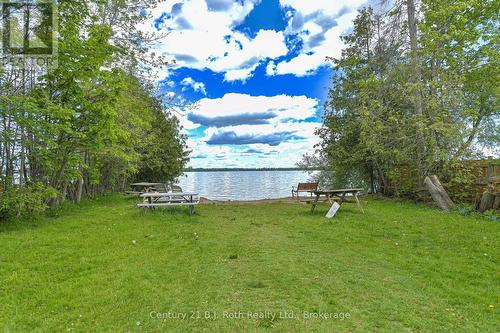 Lakefront access (annual fee required) - 3427 Coronation Avenue, Severn (West Shore), ON 