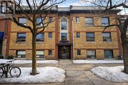 677 COLLEGE STREET Toronto, ON M6G 1B9