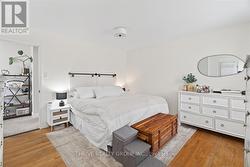 Primary bedroom - 
