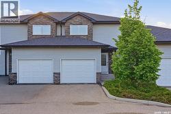 2 547 East Hampton BOULEVARD  Saskatoon, SK S7R 0B1