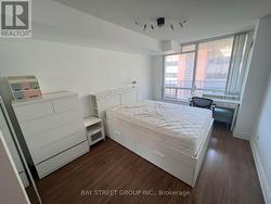 707 - 750 BAY STREET Toronto, ON M5G 1N6